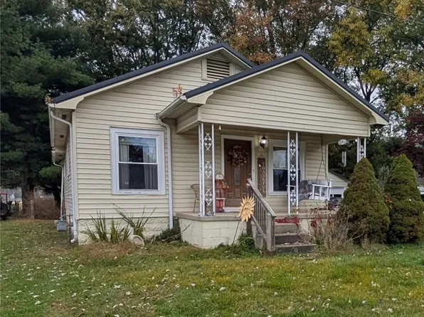 2015 Montgomery Ave, Zanesville, OH 43701