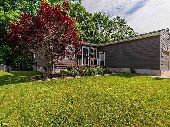 3rd image of 949 Saul Dr