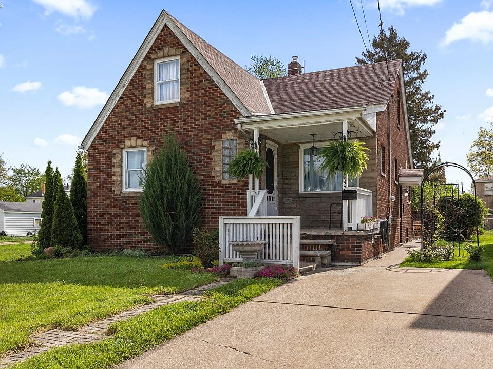 1st image of 3047 Caroline Ave