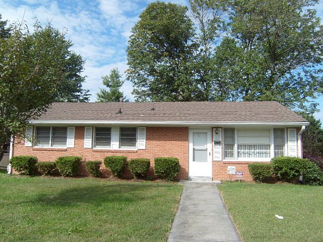 1st image of 102 Laramie Cir