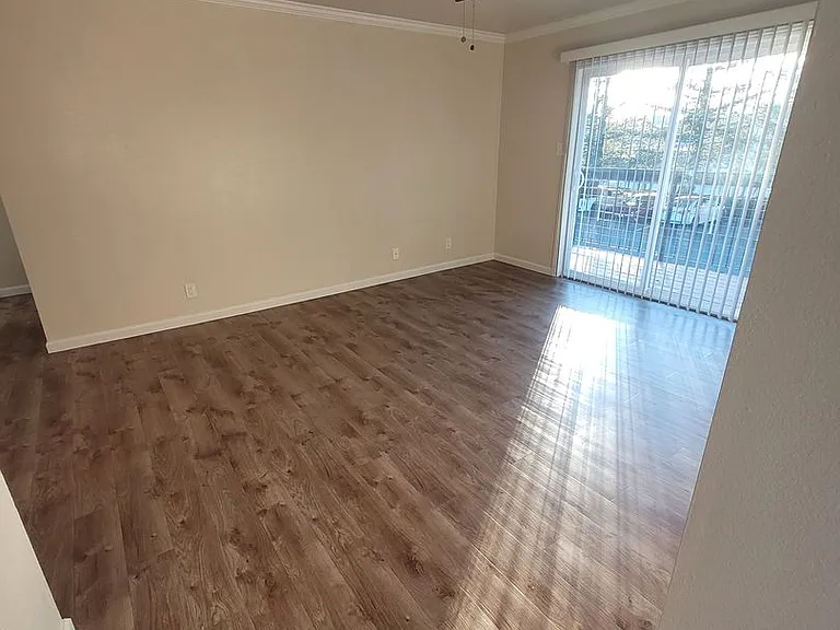 Marlow Apartments — Photo 7