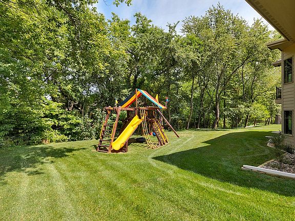 3rd image of 10601 NW 74th Pl