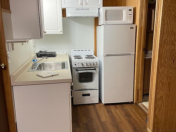 5th image of 22 Kelsey Ave Floor 2