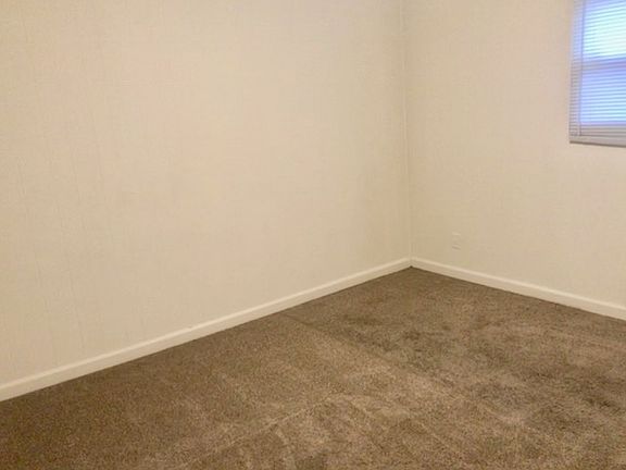5th image of 2412 N Harlan Ave
