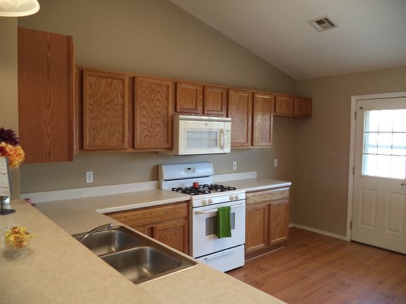 5th image of 1033 Cambridge Ct