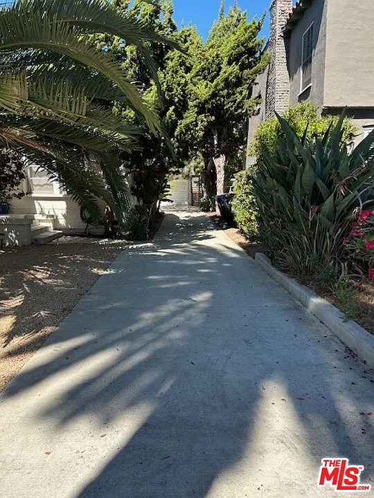 1 bed, 1.0 bath, 425 sqft, $2,350 — Photo 3