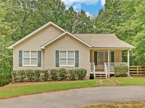 184 High Ridge Ln, Dahlonega, GA 30533