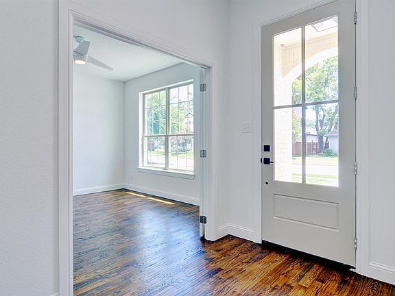 3rd image of 5868 Lyle St