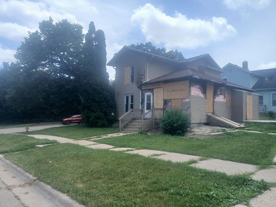 1st image of 402 Ravine St