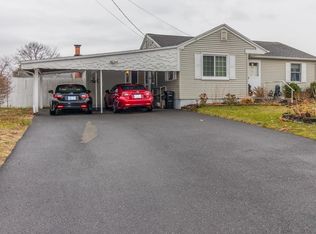 111 Gelinas Dr, Chicopee, MA 01020