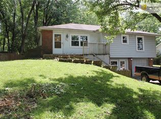 1321 SE Knights Bridge St, Blue Springs, MO 64014
