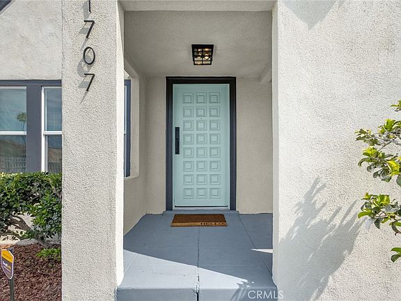 5th image of 1707 W 65th Pl