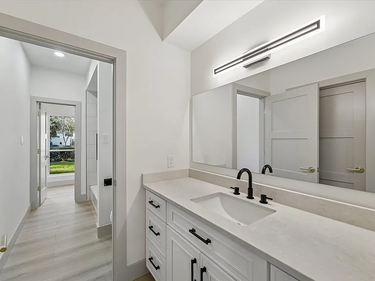 2306 Mill Lake Dr — Photo 24