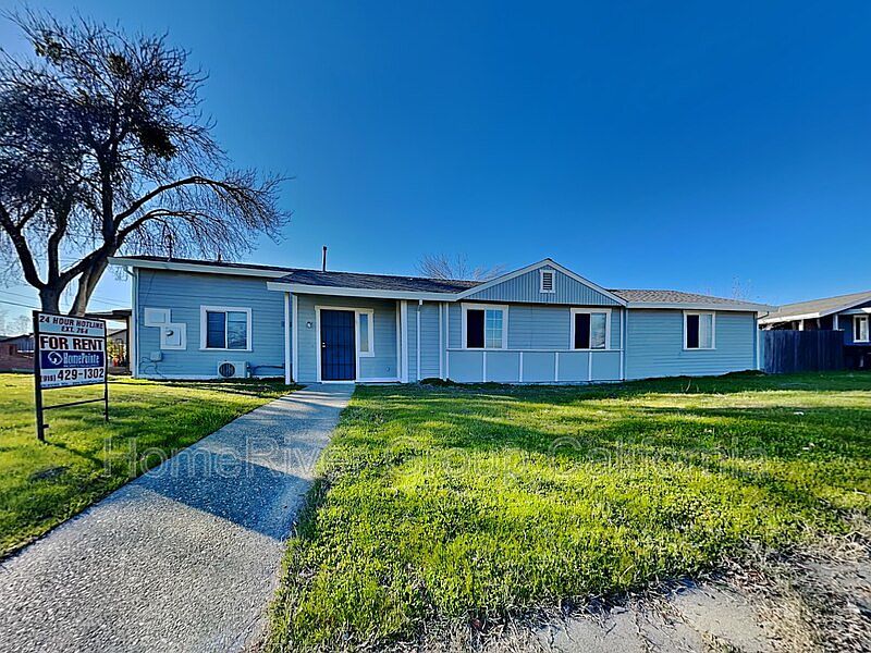 1st image of 949 Nogales St