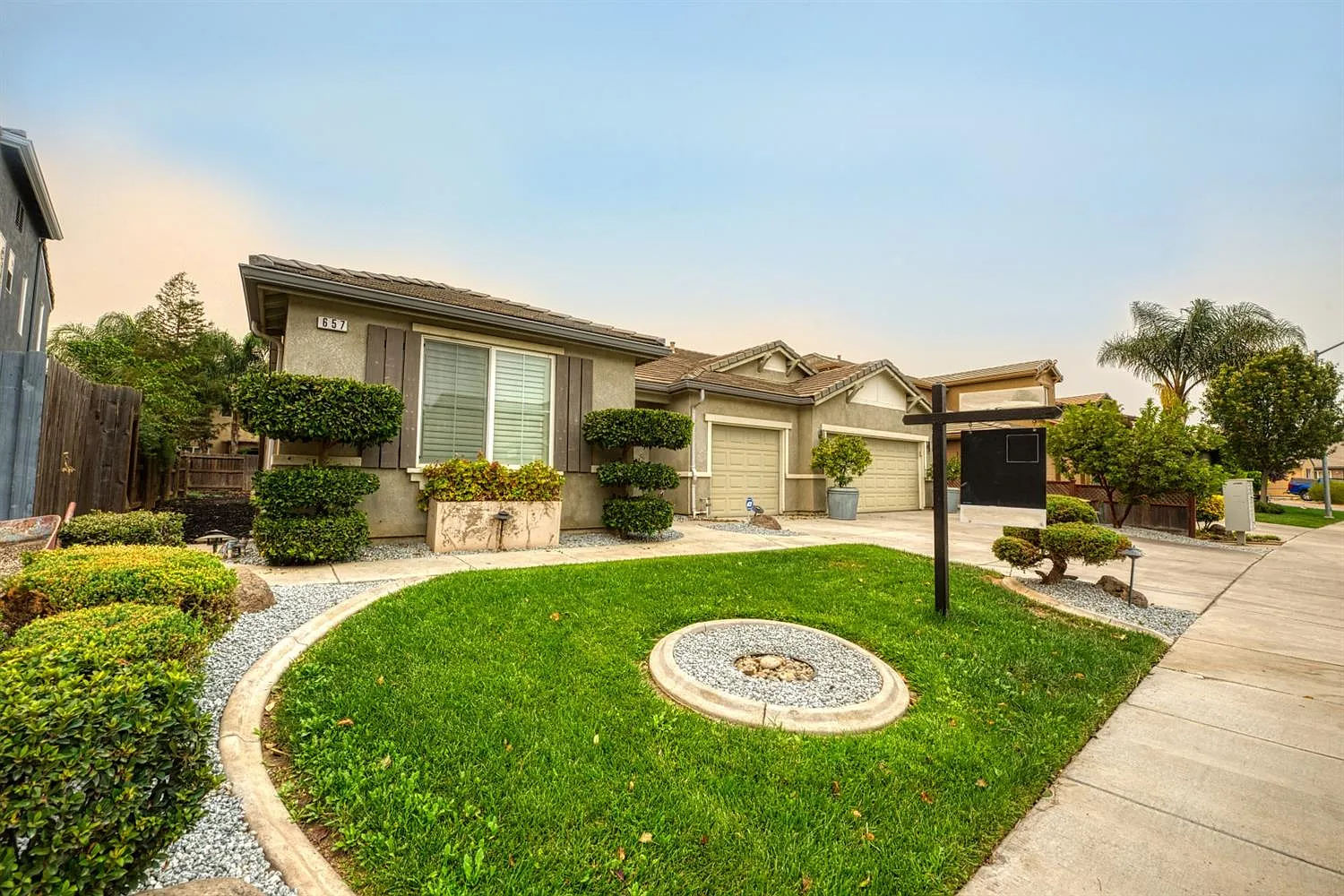 657 Mount Rushmore Dr photo 1