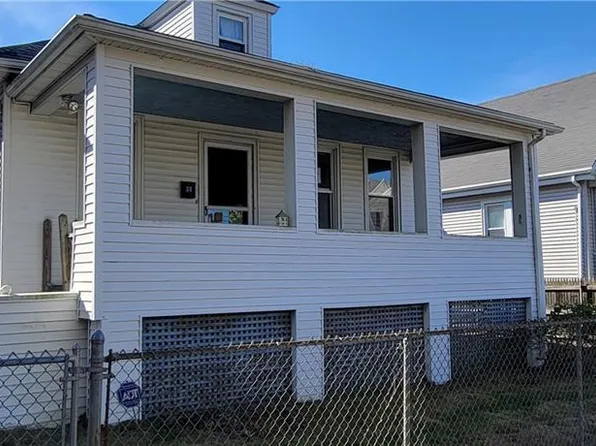 34 Thurston Ave, Newport, RI 02840