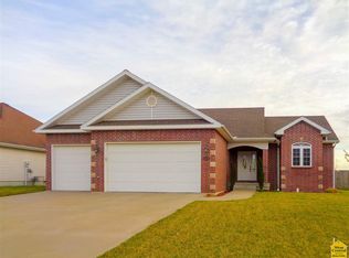 3207 Cunningham Ct, Sedalia, MO 65301