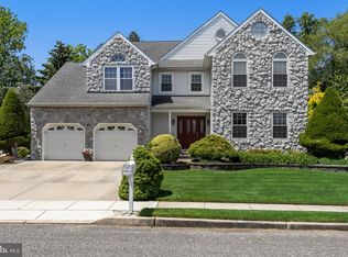 97 Jennifer Ln, Burlington, NJ 08016