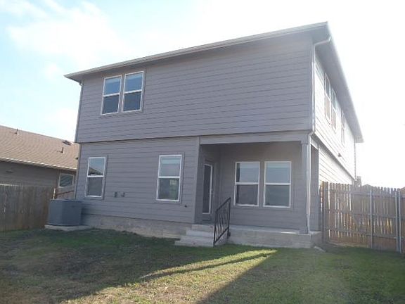 5th image of 221 Calgary Ln