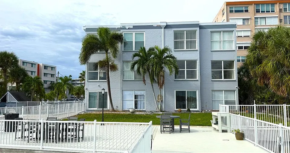 1859 Shore Dr S #101