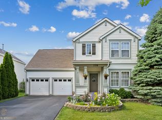 376 W Fielding Ln, Round Lake, IL 60073