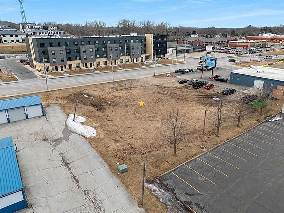 3rd image of 2500 University Ave