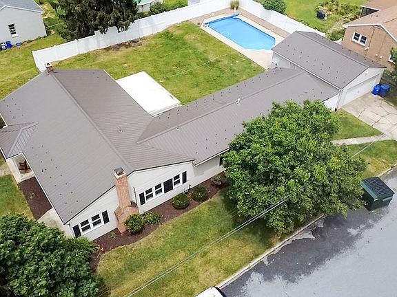 2nd image of 605 Prospect Ave