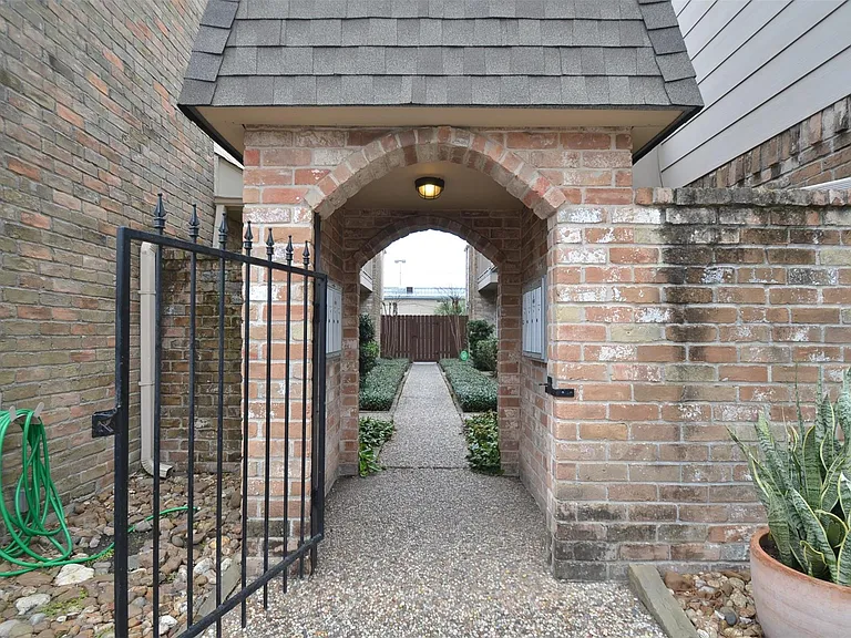 5524 Beverlyhill St #2 — Photo 42