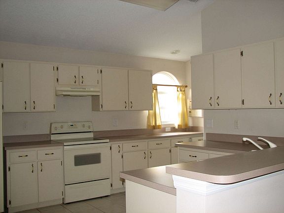 3rd image of 8838 Cypress Hammock Dr