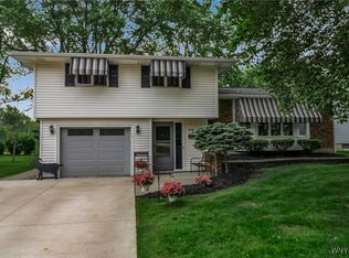 23 Briarhurst Rd, Williamsville, NY 14221