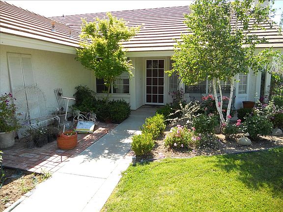 2nd image of 28743 Persimmon Ln