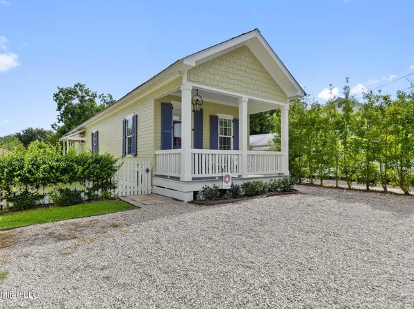 307 Saint George St, Bay Saint Louis, MS 39520