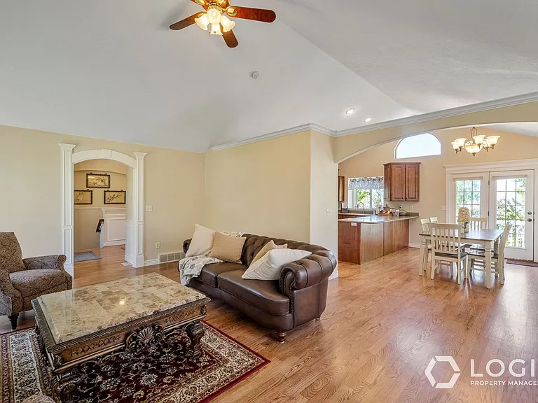 9223 Silver Lake Dr — Photo 12
