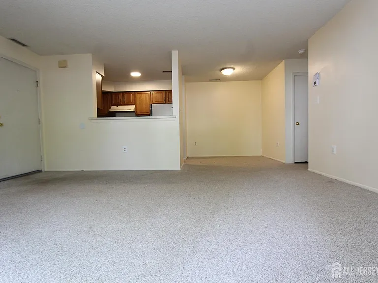 1105 Aspen Dr — Photo 8
