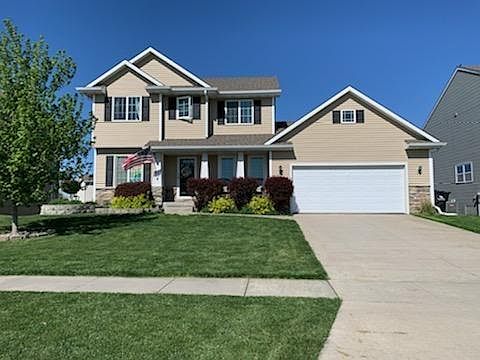 1st image of 2240 SE Willowbrook Dr