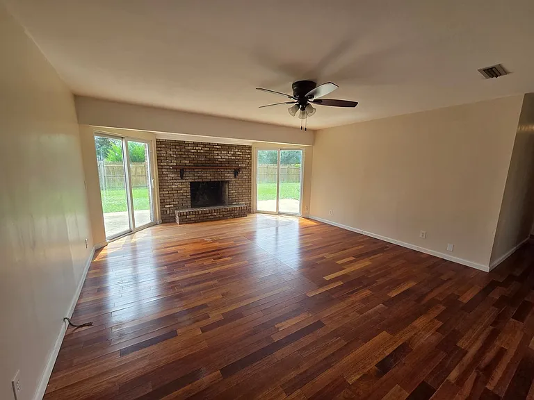 411 Shade St — Photo 9