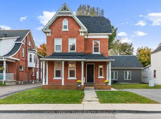 258 John St N #2, Arnprior, ON K7S 2P4