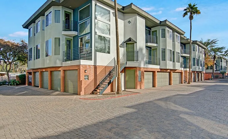 Pavilions on Central Apartments — Photo 27