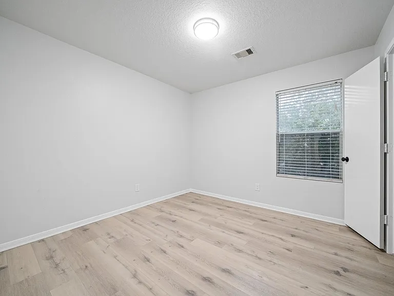 19606 Narcissus Brook Ln — Photo 35