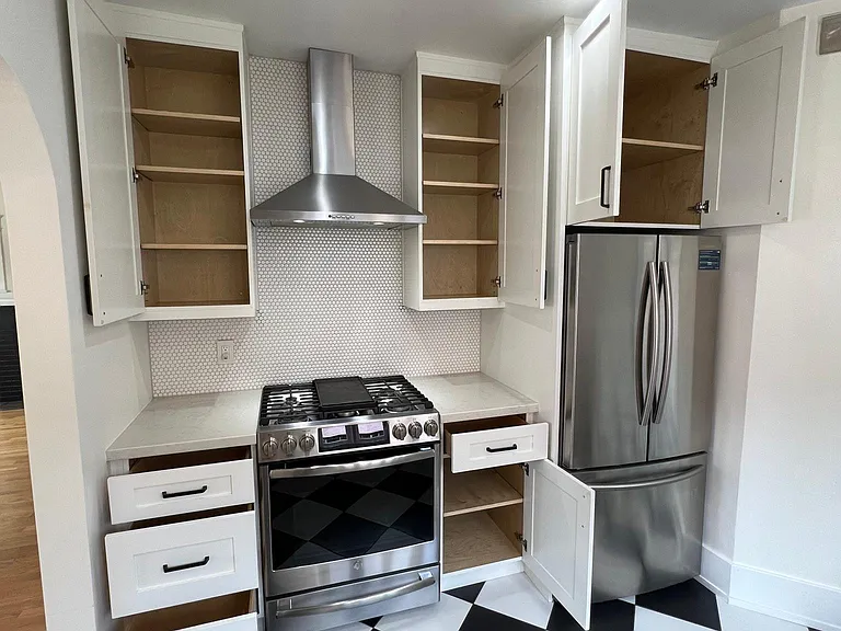 1130 E Palm Ln — Photo 15