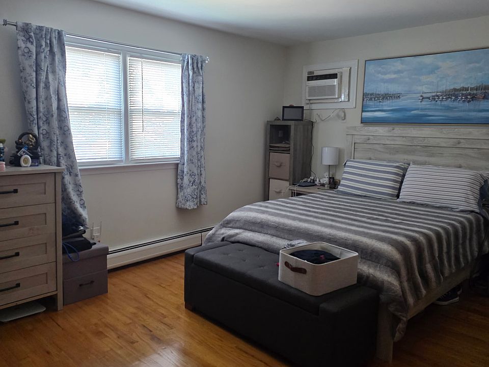 1st image of 250 Meadow Ln APT 2