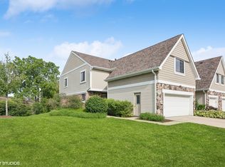 2505 Windsor Ln, Northbrook, IL 60062