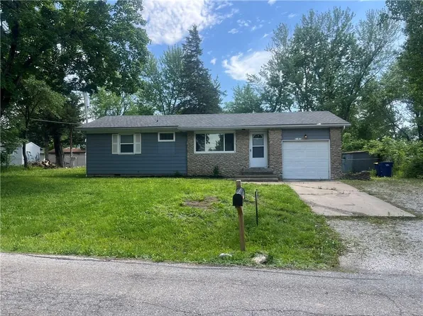 33915 W 83rd St, De Soto, KS 66018