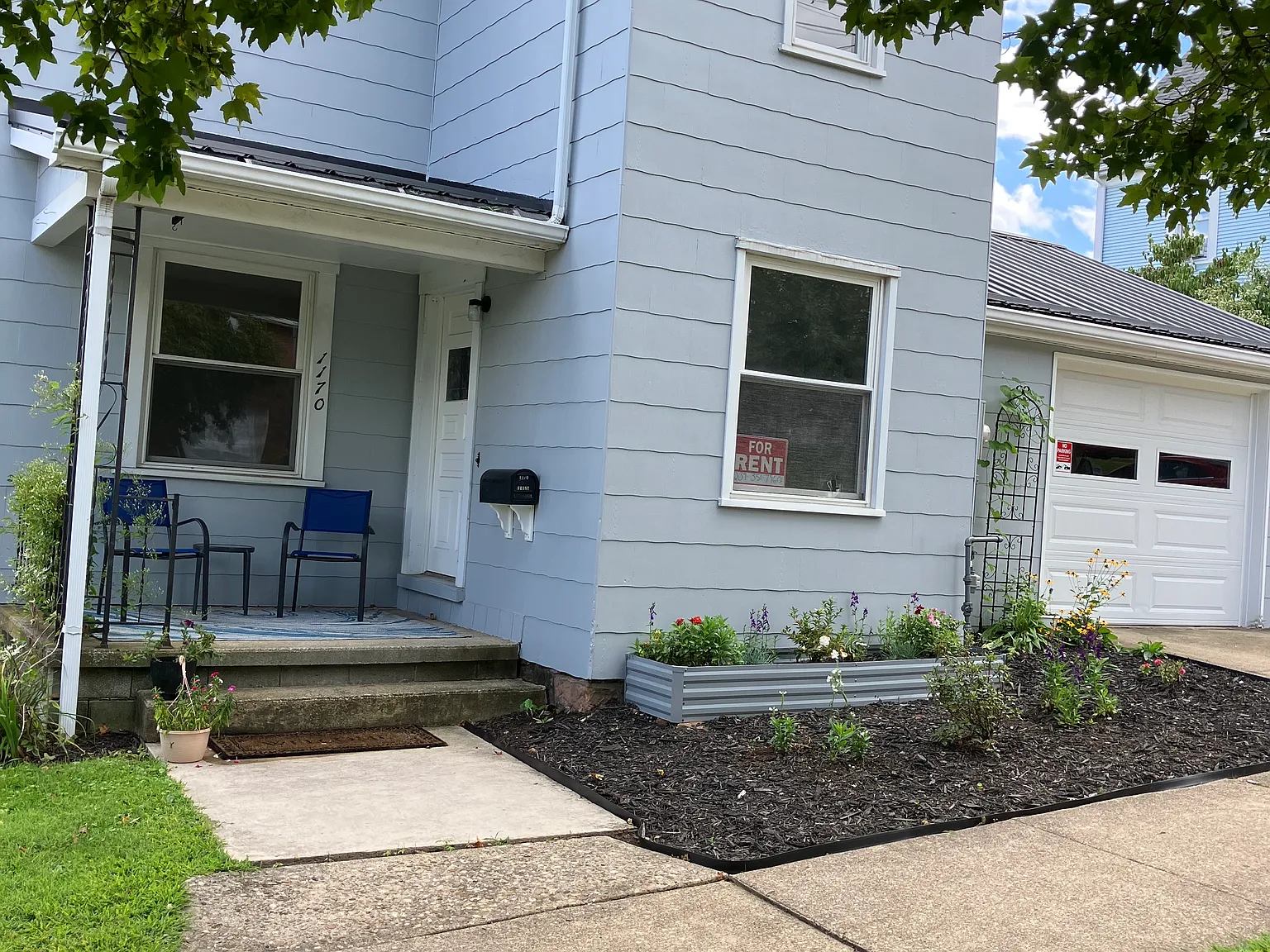 3 bed, 1350 sqft, $1,600 — Photo 1