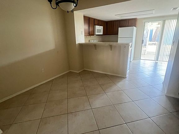 5th image of 3310 Fox Hunt Dr