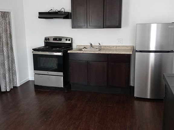5th image of 825 E Carson St #6
