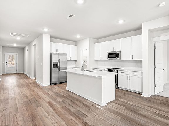 5th image of 1004 Nature Ln