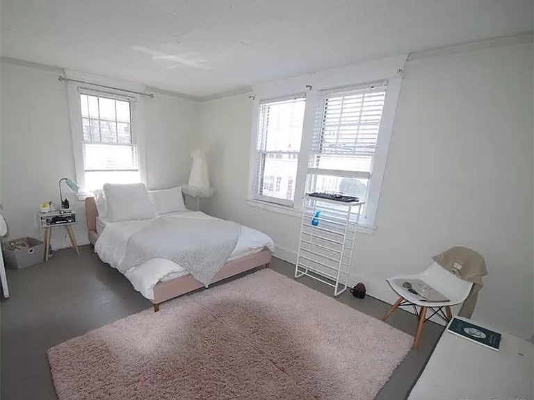 13 Park Ln — Photo 3