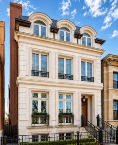 1852 N Howe St, Chicago, IL, 60614