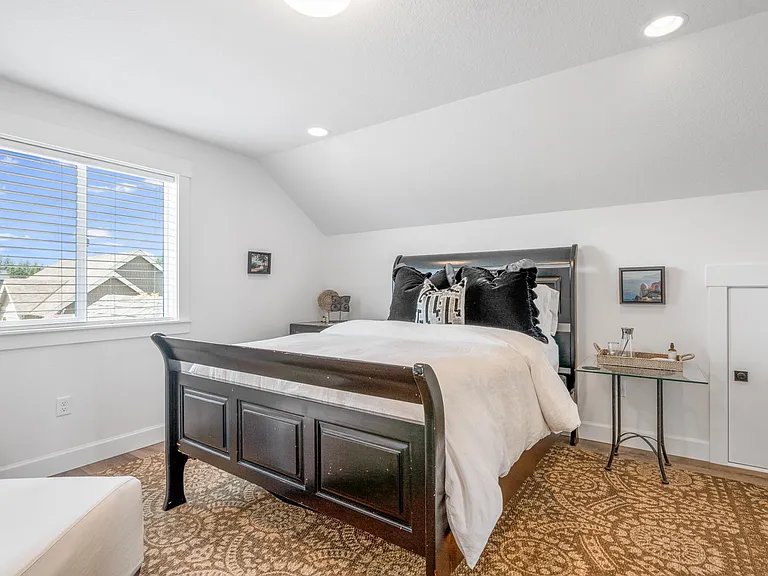 3598 NE Jacob St — Photo 15